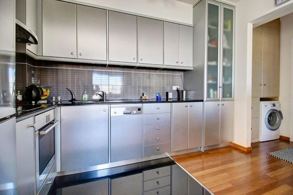 Odyssey Beach Front Apartment 하니아 외부 사진