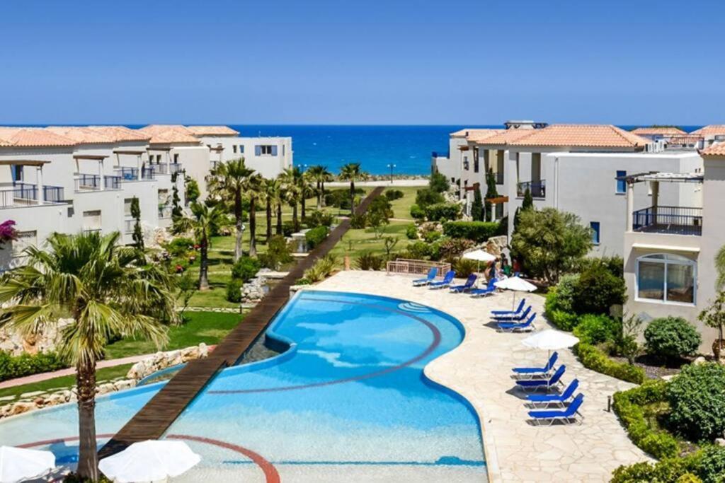 Odyssey Beach Front Apartment 하니아 외부 사진